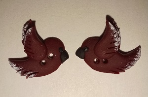 Stoney Creek, Buttons, SB008, Birds, Dark Red, 1 pair
